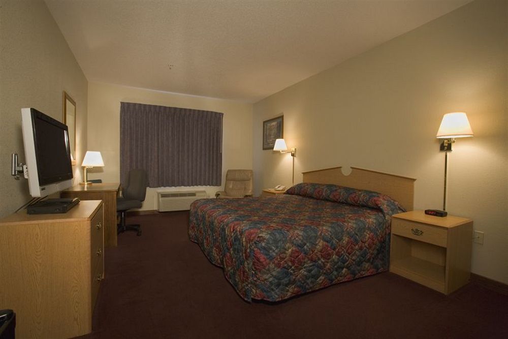 La Quinta By Wyndham Wichita Airport Hotel Exterior foto