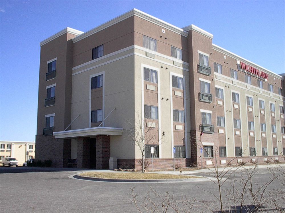 La Quinta By Wyndham Wichita Airport Hotel Exterior foto