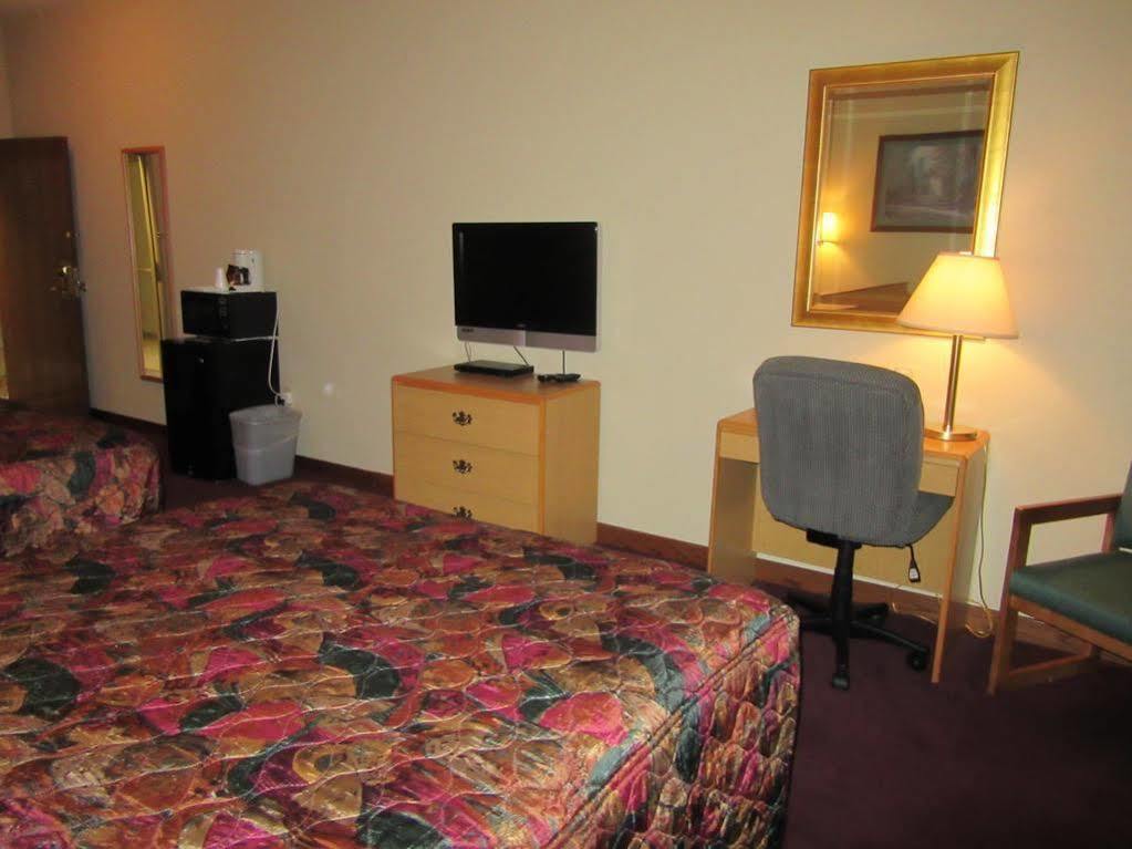 La Quinta By Wyndham Wichita Airport Hotel Exterior foto